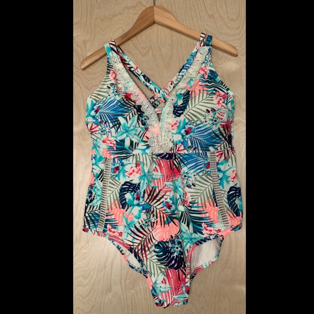 NWOT Floral one piece swim suit sz 1X